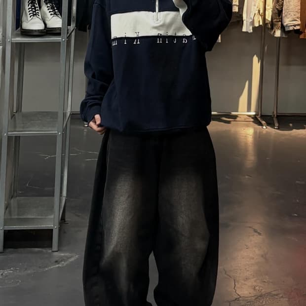 마뗑킴 커티드로고 하프집업 네이비 스웻셔츠 A3635