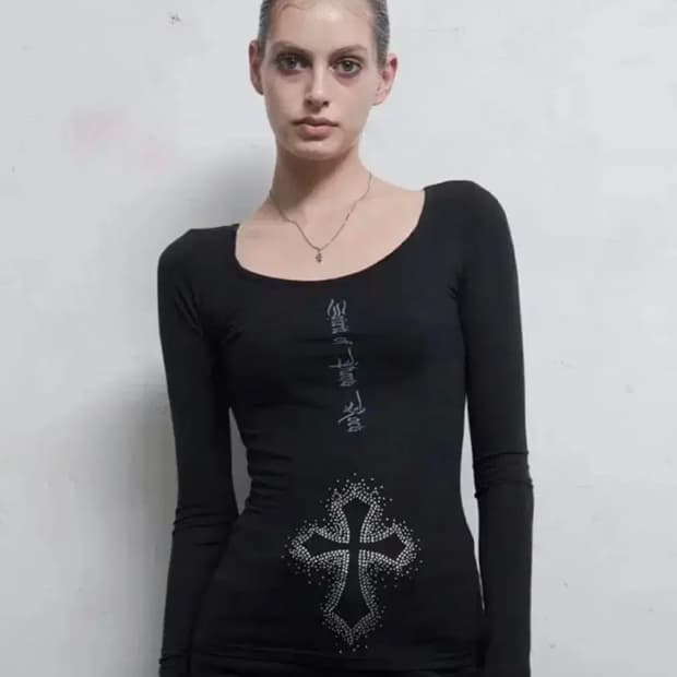 힐다 크로스 핫픽스 롱슬리브 블랙