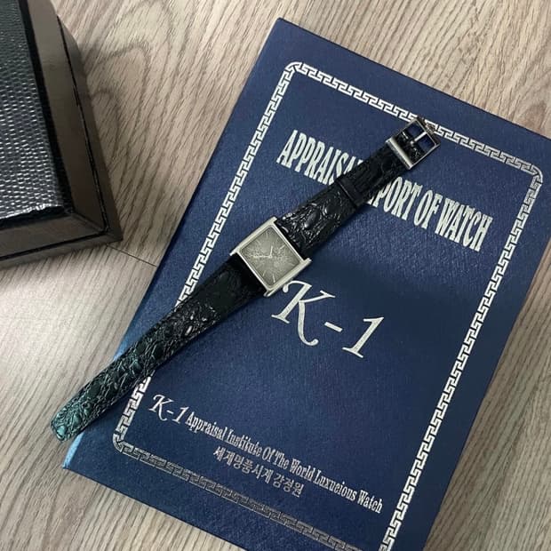 오메가 빈티지 플라워 다이얼