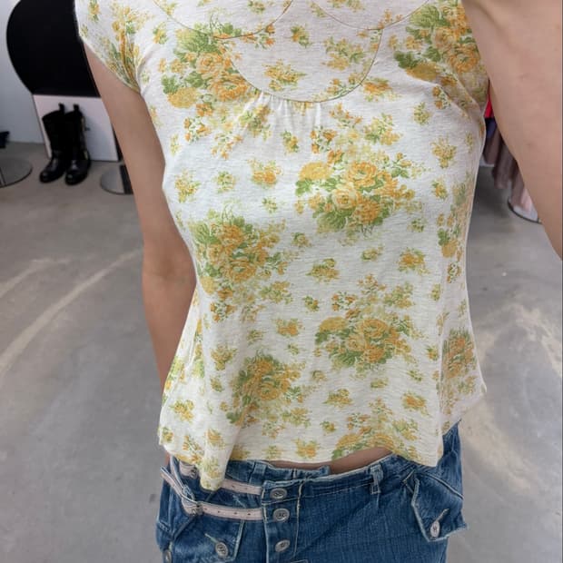 LAURA ASHILEY 플라워 캡 슬리브 티셔츠