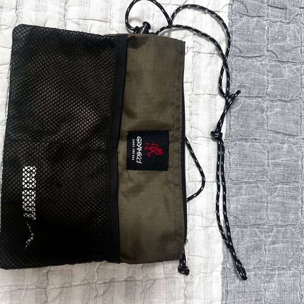 그라미치 메쉬 파우치 크로스백 카키