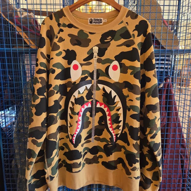 BAPE 샤크 맨투맨