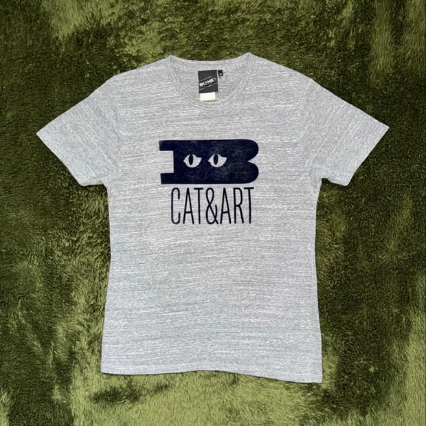 [M] BEAMS T 빔즈 캣 앤 아트 텍스쳐드 프린트 티셔츠