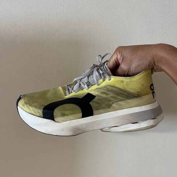 온러닝 클라우드붐 스크라이크 265