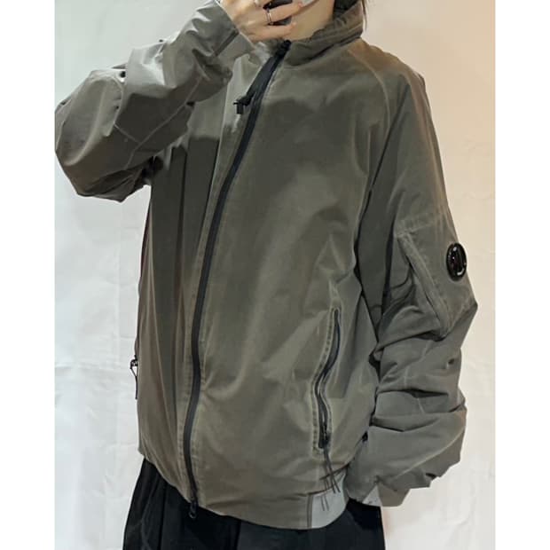 CP컴퍼니 렌즈 브라운 투웨이 점퍼