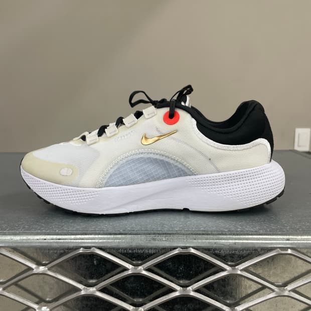 나이키 리액트 이스케이프 런 250