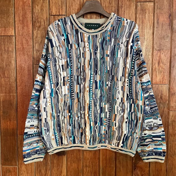 TUNDRA CANADA 3D 케이블 니트 스웨터