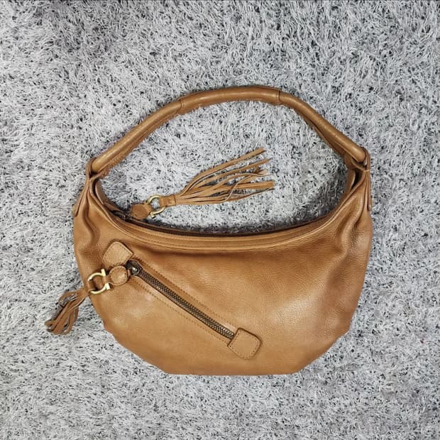 페라가모 레더 숄더백