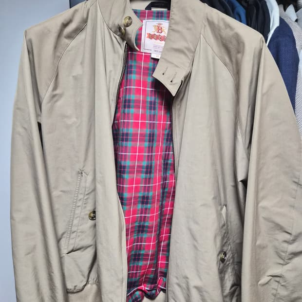 바라쿠타 G9 헤링텃자켓 탄 색상 46사이즈 판매