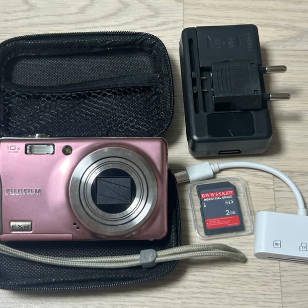 후지필름 파인픽스 f70exr 핑크디카