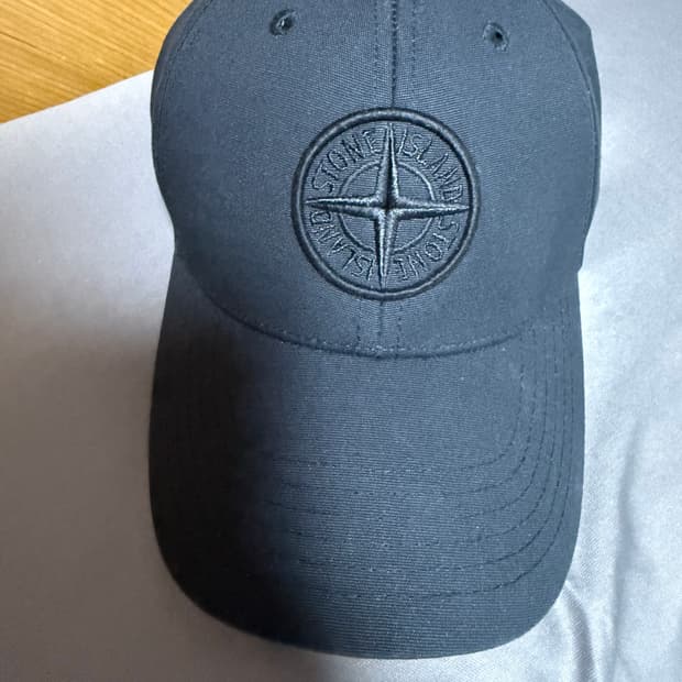 스톤아일랜드 블랙 볼캡