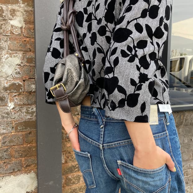 Courrèges 꾸레주 헤링본 벨벳 7부 블라우스