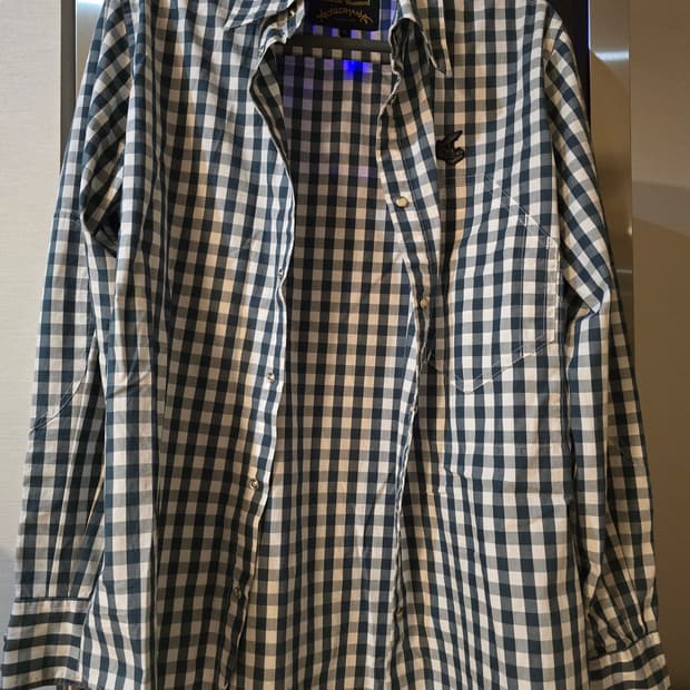 비비안 웨스트우드 체크셔츠 M사이즈입니다.