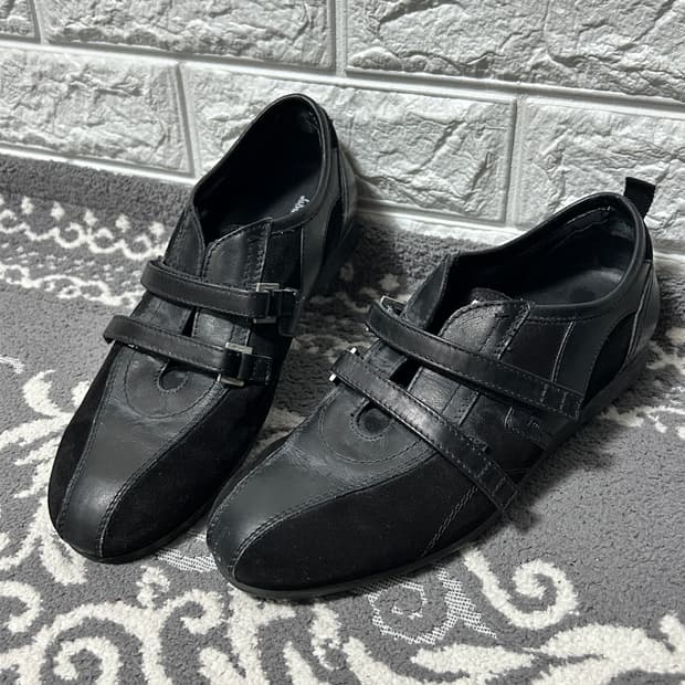 살바토레 페라가모 더블 스트랩 레더 스니커즈