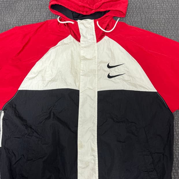 나이키 더블스우시 바람막이