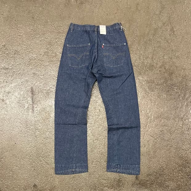 00s 리바이스 엔지니어드진 (29-30“)