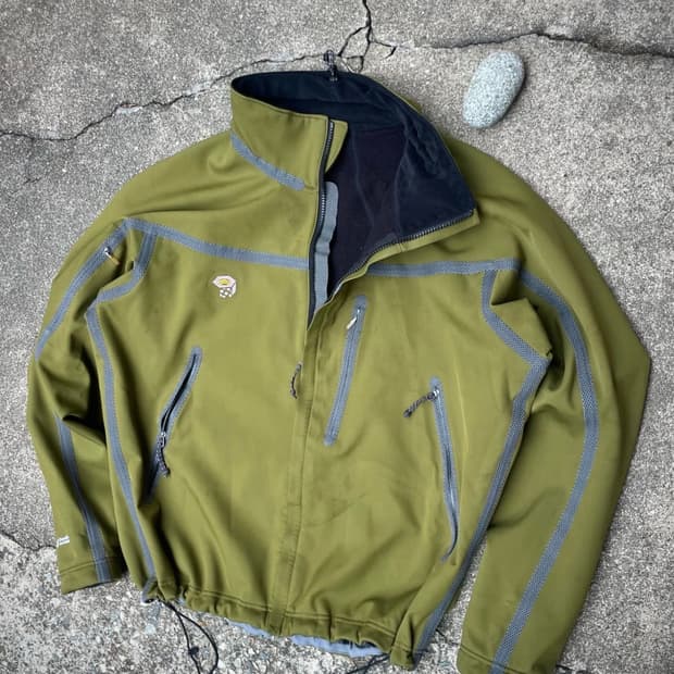 2000's Mountainhardwear conduit jacket