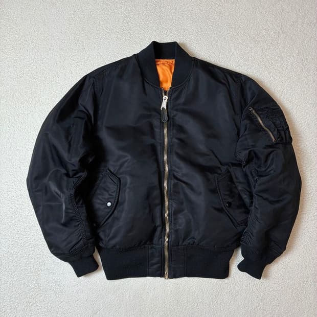 알파 인더스트리  MA-1 플라이트 재킷 PN7046