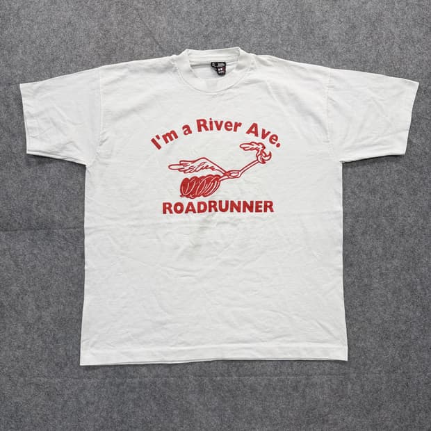 90s Vintage Fruit Of The Loom Tshirt