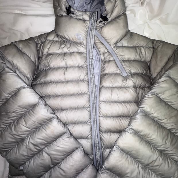 산산기어 24fw 서픽스 푸퍼자켓 그레이 경량패딩 (+ 리브드 롱슬리브)