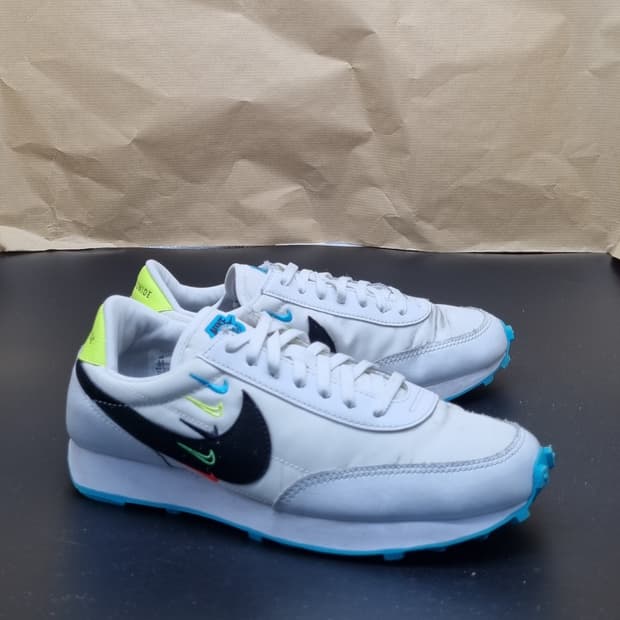 나이키 데이브레이크 월드와이드 여성운동화235 