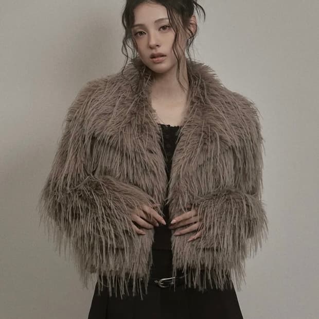 카키포인트 퍼 자켓