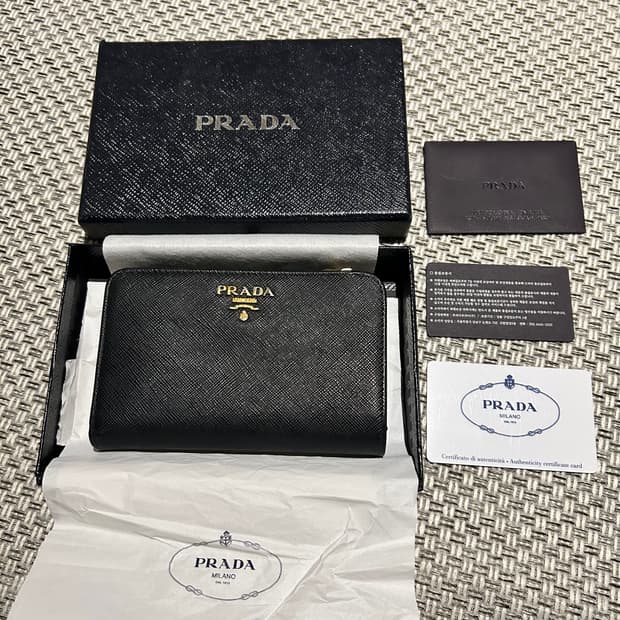 [백화점판] 프라다 1ML225 사피아노 중지갑 블랙