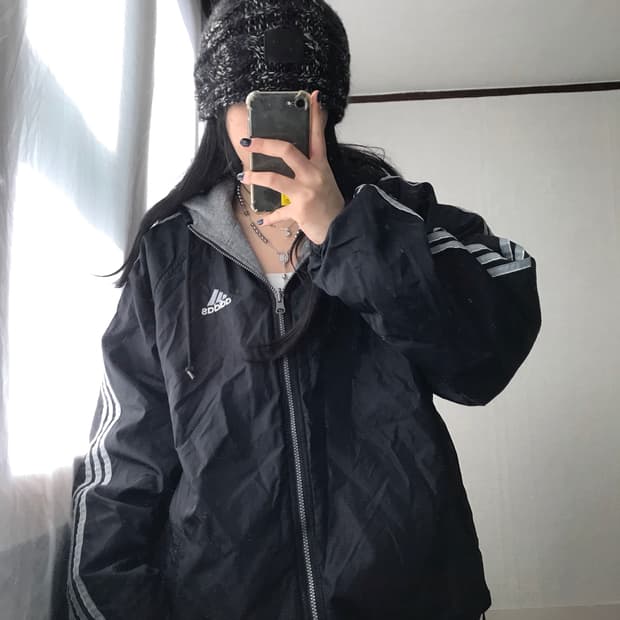 아디다스 90s 블랙 그레이 리버시블 패딩