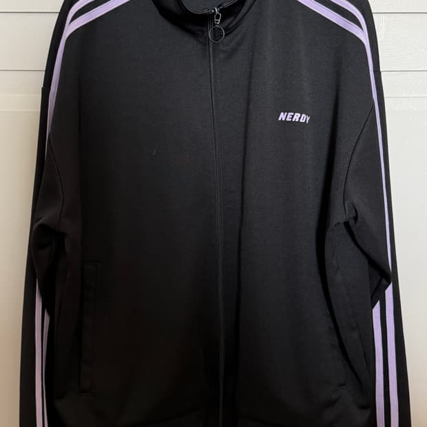 널디 트랙탑 검정/라벤더 M사이즈