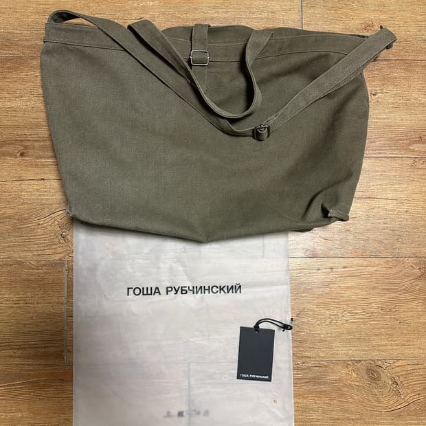고샤 루브친스키 토트백 카키