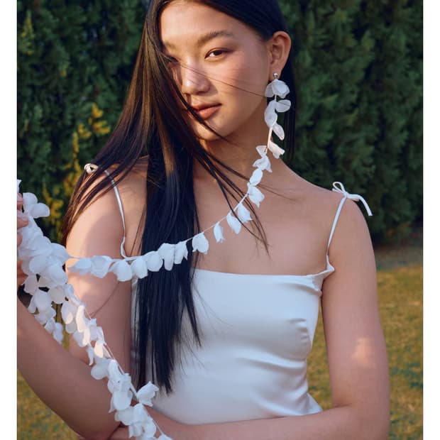 포지베일 LONG LILY DROP EARRING (귀찌)