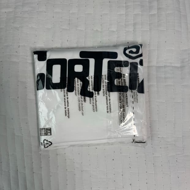 (새상품) 코르테이즈 반팔티 M