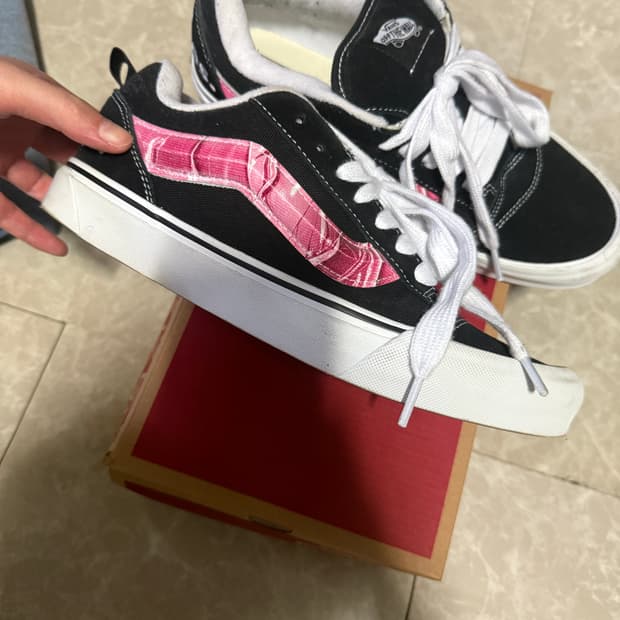 275사이즈 반스 피치스 크누스쿨 블랙 핑크