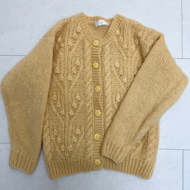 옐로우 니트 가디건