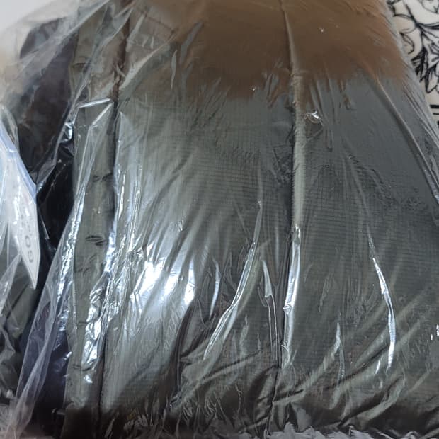 노스페이스 힘패딩 카키 L사이즈 신품