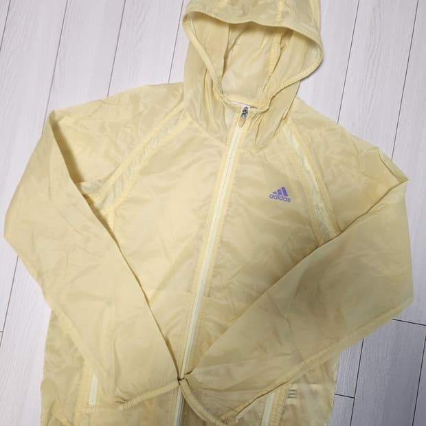 새상품급) 아디다스 경량 우븐 여성 방풍 바람막이 L48793 SF라이트