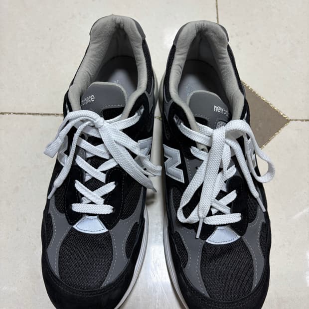 뉴발란스 992 285 코어블랙그레이