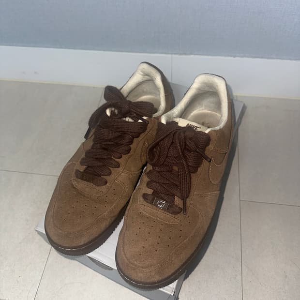 나이키 에어포스 카카오 265 W