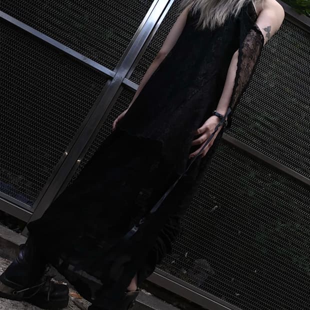 side oriental details slacks