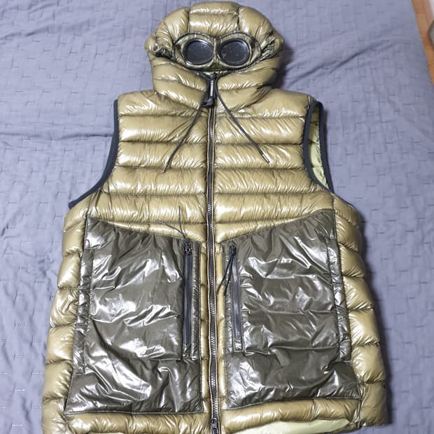 씨피컴퍼니 패딩 조끼