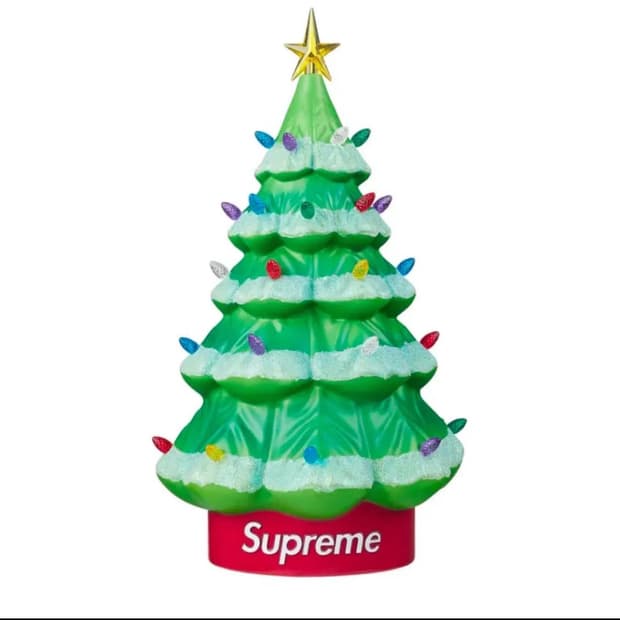 슈프림 크리스마스 트리