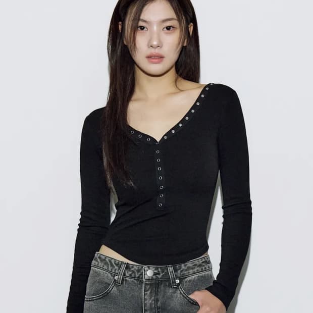 헬레네파리스 스냅 네크라인 롱 슬리브 [블랙]