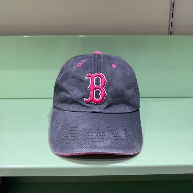 Fan favorite boston red sox cap🧢