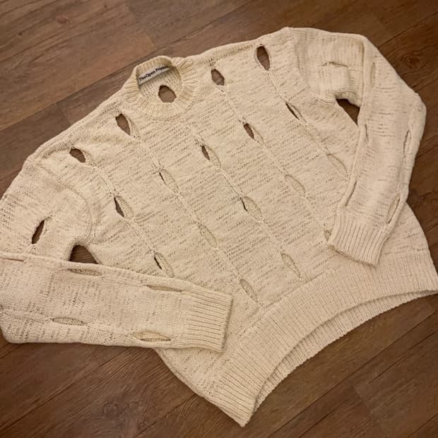 더오픈프로덕트 펀칭 니트