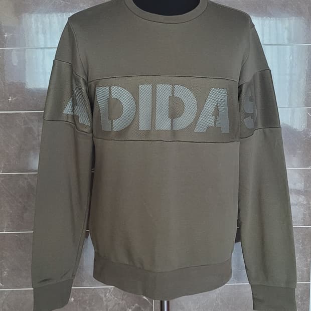 (남성95사이즈) 아디다스  카키색 맨투맨(춘추용)