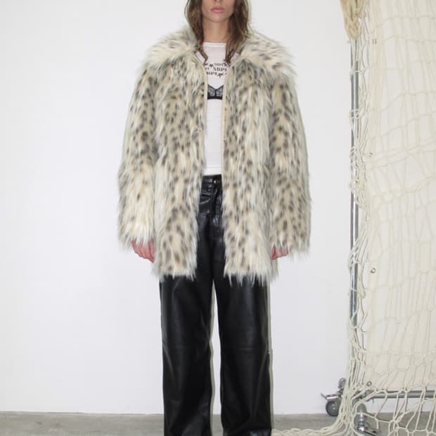 선번프로젝트 리버시브 퍼 무스탕 베이지