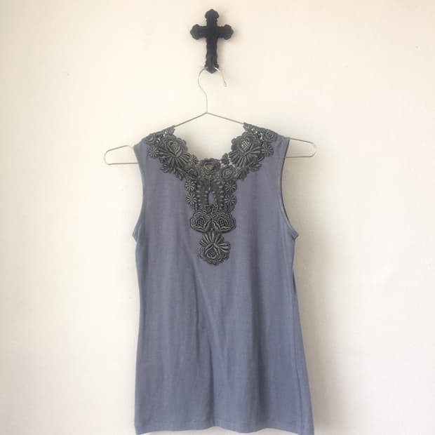 Back lace point sleeveless