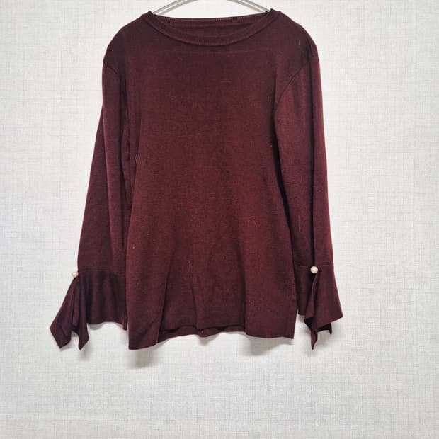 와인색 진주 포인트 니트