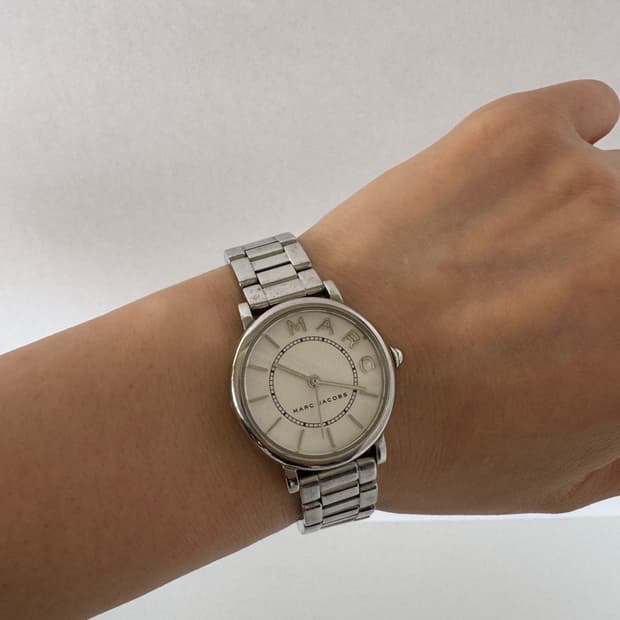 마크 제이콥스(Marc Jacobs) 실버 메탈 시계
