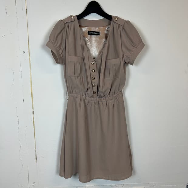 세실 맥비 클래식 브이넥 플레어 원피스 M